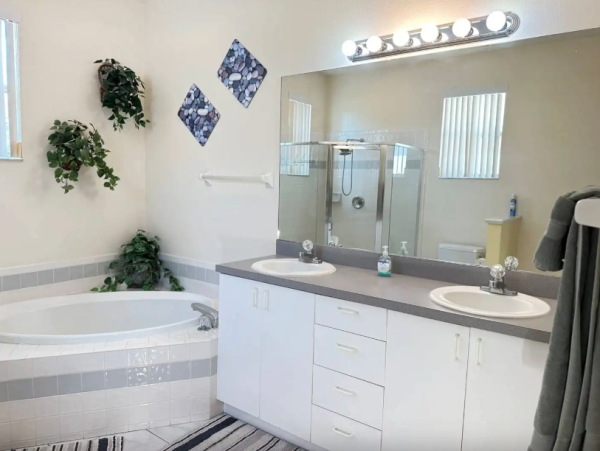 Sarasota Near Siesta Key Beaches Vacation Retreat- Family Friendly Getaway